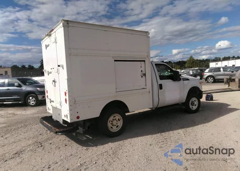 2015 Ford F-250 Xl z USA, uszkodzony, nr VIN 1FDBF2B63FED21591